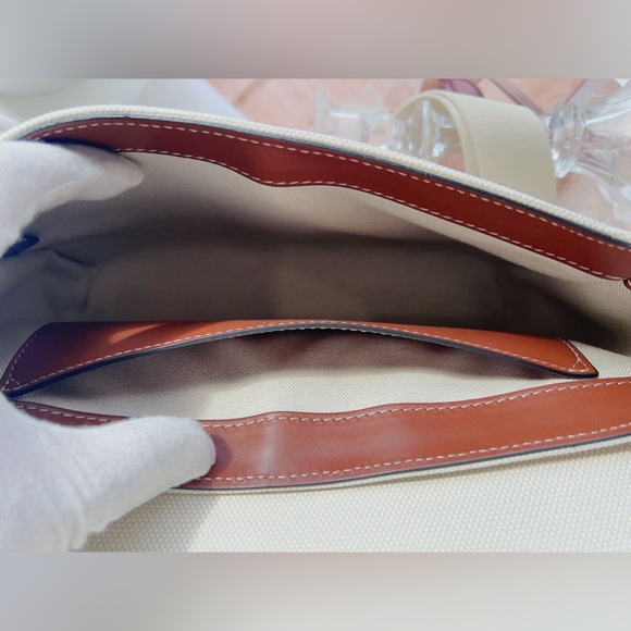 Burberry Note Horseferry Shoulder Bag - Picture 3 of 6